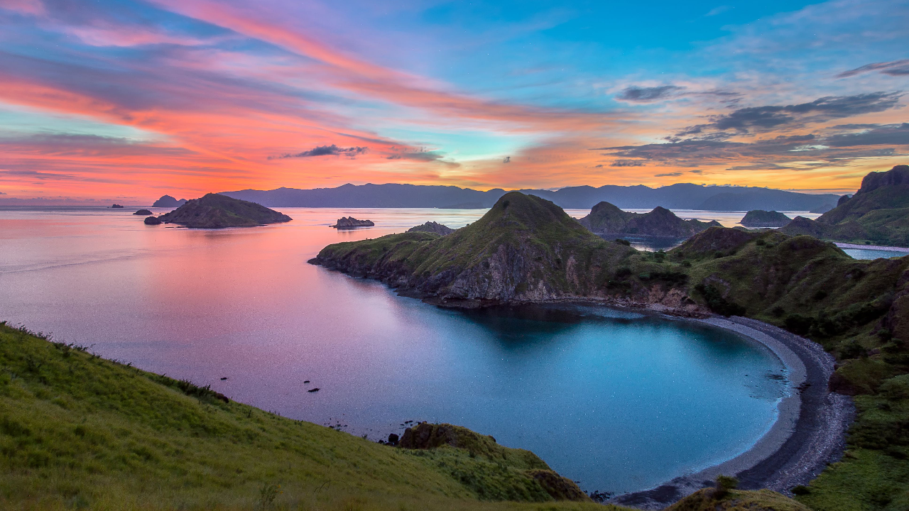 the beauty of sunset in labuan bajo island